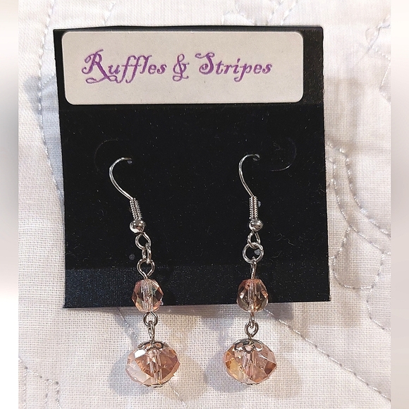 Ruffles & Stripes Women's Victorian Style Cameo Necklace & Drop Earrings Set NWT - Picture 8 of 8